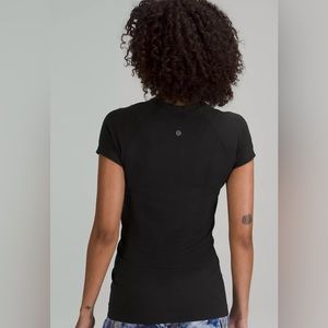 Lululemon Swiftly Tech Short-Sleeve Shirt size 4 excellent condition